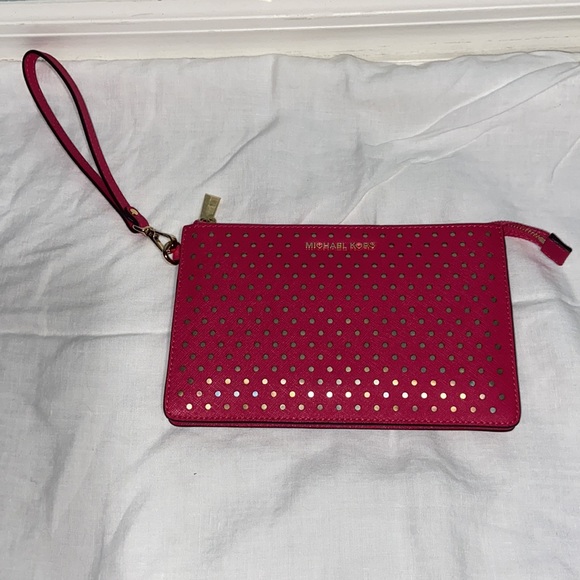 Nwot Michael Kors Jet Set perforated wristlet pouch - Picture 2 of 11